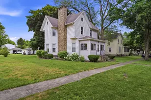 219 N Hickory St, Wenona, IL 61377 - Photo 2