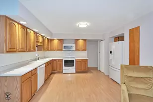 1020 Dartmouth Dr, Wheaton, IL 60189 - Photo 14