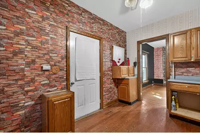 536 N 7th Street, Dekalb, IL 60115 - Photo 8