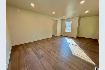 9100 Kenton Avenue, Skokie, IL 60076 - Photo 32