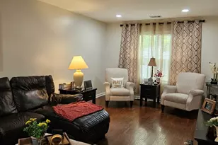 807 Kansas St, Carol Stream, IL 60188 - Photo 6