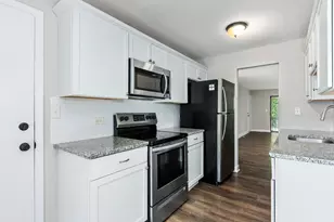1736 S Washington St, Naperville, IL 60565 - Photo 2