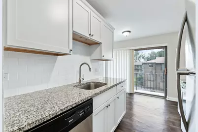 1736 S Washington Street #G33, Naperville, IL 60565 - Photo 4