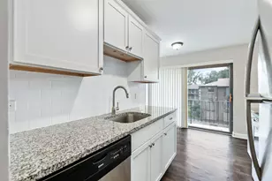 1736 S Washington St, Naperville, IL 60565 - Photo 4