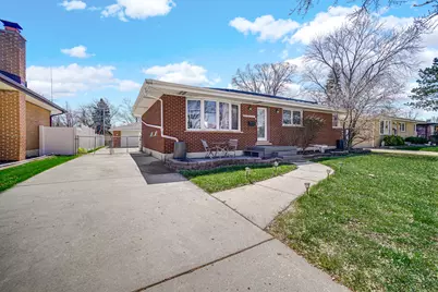 661 W Saint Aubin Drive, Addison, IL 60101 - Photo 2