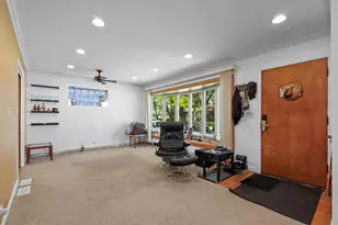 7555 N Neva Ave, Niles, IL 60714 - Photo 4