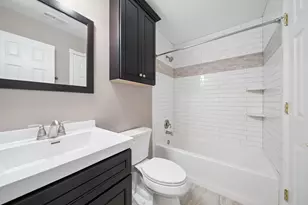 1303 Woodcutter Ln, Wheaton, IL 60189 - Photo 12