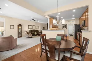 2787 Beacon Point Cir, Elgin, IL 60124 - Photo 12