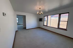10315 Chaucer St, Westchester, IL 60154 - Photo 6