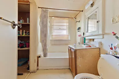 402 Royal Avenue, Rockford, IL 61101 - Photo 8