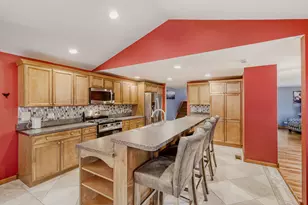 1413 Weyers Ct, Schaumburg, IL 60193 - Photo 10
