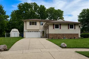 1413 Weyers Ct, Schaumburg, IL 60193 - Photo 2