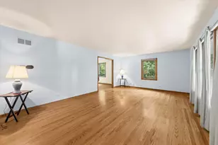 6N115 Riverside Dr, Saint Charles, IL 60174 - Photo 4