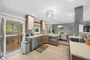 791 Thompson Blvd, Buffalo Grove, IL 60089 - Photo 8