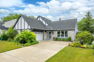 791 Thompson Blvd, Buffalo Grove, IL 60089 - Photo 1
