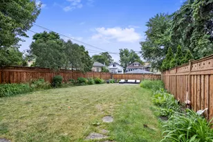 6938 Riverside Dr, Berwyn, IL 60402 - Photo 18