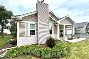 16422 Crescent Lake Ct, Crest Hill, IL 60403 - Photo 2