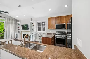 2508 N Southport Ave, Chicago, IL 60614 - Photo 8