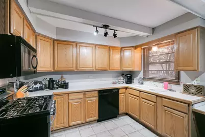 9215 S 83rd Avenue, Hickory Hills, IL 60457 - Photo 8
