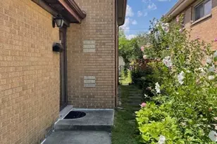 9218 Lavergne Ave, Skokie, IL 60077 - Photo 2