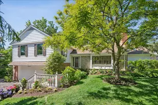 541 Dundee Rd, Glencoe, IL 60022 - Photo 1