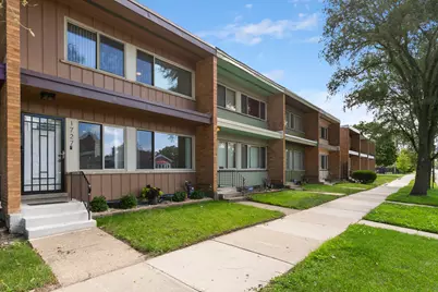 1727 E 74th Street, Chicago, IL 60649 - Photo 1