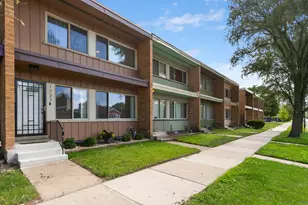 1727 E 74th St, Chicago, IL 60649 - Photo 1