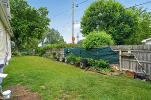 1015 Glenn Dr, North Chicago, IL 60064 - Photo 4