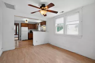 1015 Glenn Dr, North Chicago, IL 60064 - Photo 12