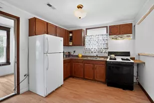 1015 Glenn Dr, North Chicago, IL 60064 - Photo 8
