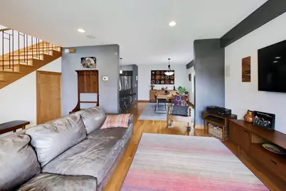 4831 W Winnemac Avenue, Chicago, IL 60630 - Photo 4