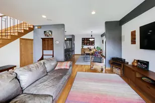 4831 W Winnemac Ave, Chicago, IL 60630 - Photo 4