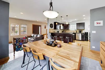 4831 W Winnemac Avenue, Chicago, IL 60630 - Photo 8