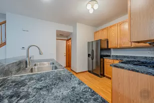 604 Blackstone Ct, Aurora, IL 60504 - Photo 8