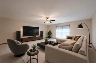 604 Blackstone Ct, Aurora, IL 60504 - Photo 10