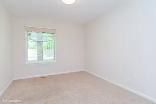 421 Bayview Ave, Naperville, IL 60565 - Photo 8
