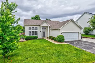 729 River Edge Cir, Ottawa, IL 61350 - Photo 2