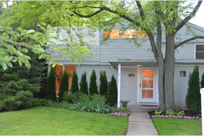 611 Roger Avenue, Kenilworth, IL 60043 - Photo 1