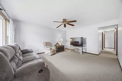8852 Central Avenue, Oak Lawn, IL 60453 - Photo 4