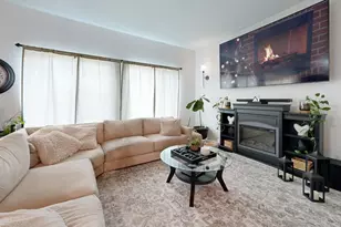 7215 Lexington Ct, Joliet, IL 60431 - Photo 4