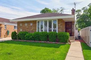 109 Rice Ave, Bellwood, IL 60104 - Photo 1