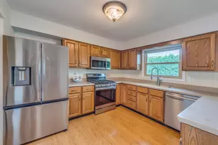 614 Marion Ave, Saint Charles, IL 60174 - Photo 14