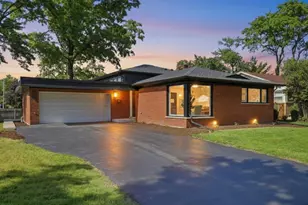 188 W Kathleen Dr, Park Ridge, IL 60068 - Photo 2