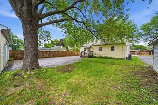225 Park Dr, Joliet, IL 60436 - Photo 16