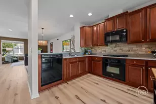 4037 Candlewood Ln, Naperville, IL 60564 - Photo 6