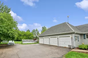 10945 Jani Ln, Marengo, IL 60152 - Photo 2