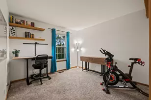 2418 Courtyard Cir, Aurora, IL 60506 - Photo 16