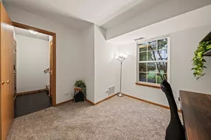 2418 Courtyard Cir, Aurora, IL 60506 - Photo 22