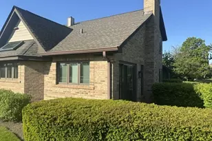 1767 Pebble Beach Dr, Hoffman Estates, IL 60169 - Photo 4