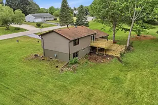 8320 Phyllis Rd, Rockford, IL 61108 - Photo 2